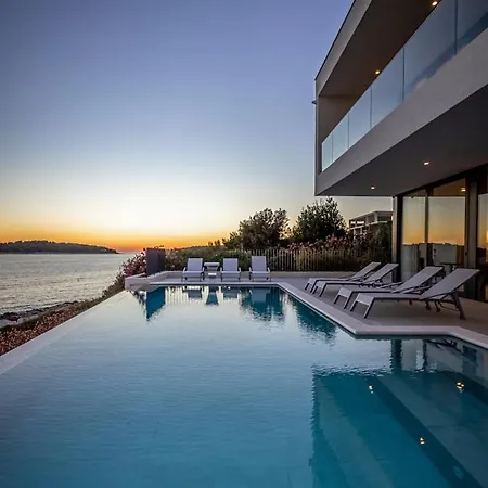Villa Sensational 5 Bedrooms Miracle Balcony Overlooking Amazing Sea Views Rogoznica (Sibenik-Knin)