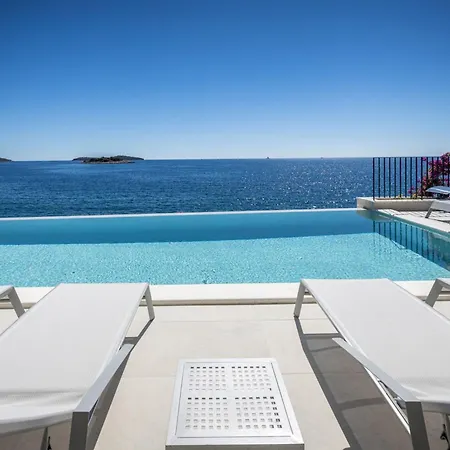 Sensational 5 Bedrooms Miracle Balcony Overlooking Sea * 罗戈兹尼察