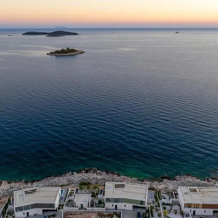 Sensational 5 Bedrooms Miracle Balcony Overlooking Sea Villa Rogoznica (Sibenik-Knin)