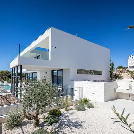 Villa Sensational 5 Bedrooms Miracle Balcony Overlooking Sea Rogoznica (Sibenik-Knin)