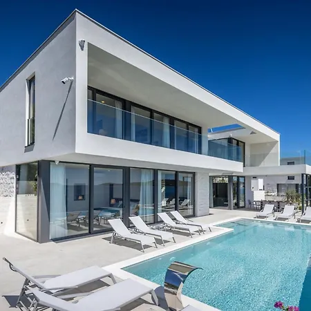 Sensational 5 Bedrooms Miracle Balcony Overlooking Sea * Rogoznica (Sibenik-Knin)