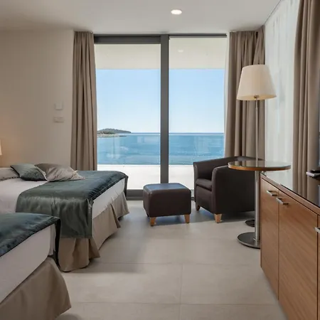 Sensational 5 Bedrooms Miracle Balcony Overlooking Sea 别墅 罗戈兹尼察