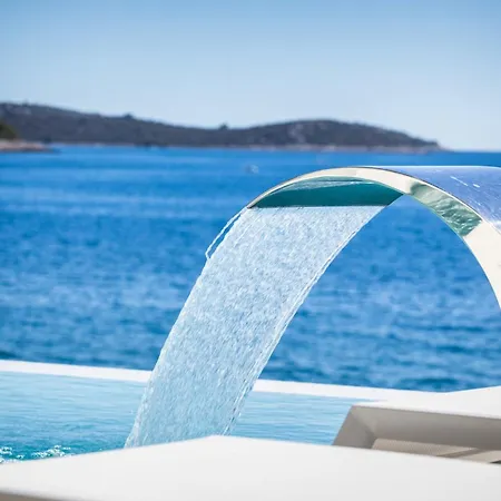 Villa Sensational 5 Bedrooms Miracle Balcony Overlooking Sea *