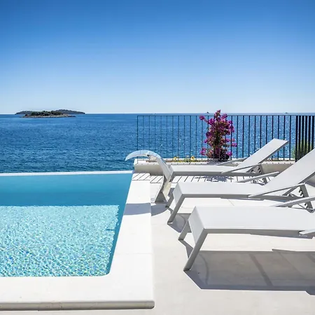 Villa Sensational 5 Bedrooms Miracle Balcony Overlooking Sea Rogoznica (Sibenik-Knin)