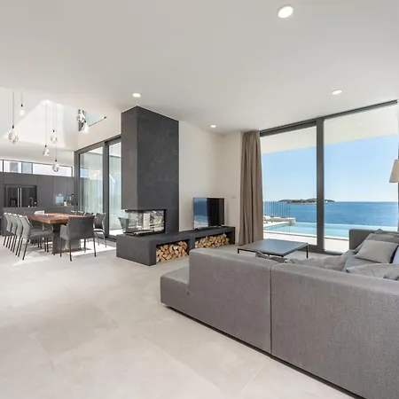 Villa Sensational 5 Bedrooms Miracle Balcony Overlooking Sea *