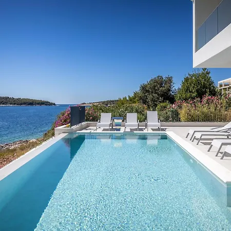 Villa Sensational 5 Bedrooms Miracle Balcony Overlooking Sea Rogoznica (Sibenik-Knin)