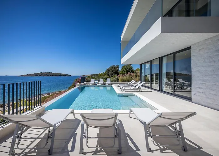 Sensational 5 Bedrooms Miracle Balcony Overlooking Sea * Rogoznica (Sibenik-Knin)