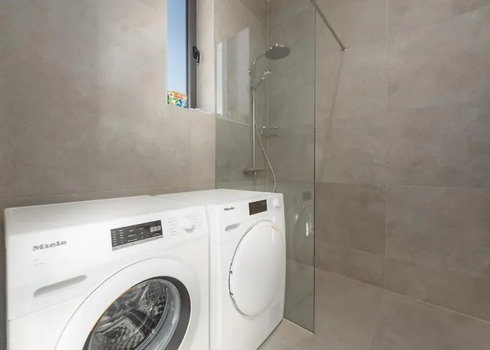 Sensational 5 Bedrooms Miracle Balcony Overlooking Sea Villa *