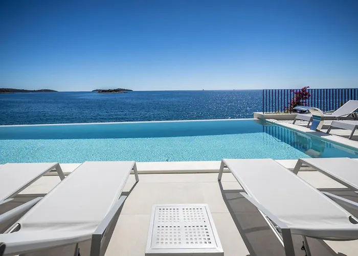 Sensational 5 Bedrooms Miracle Balcony Overlooking Sea * Rogoznica (Sibenik-Knin)