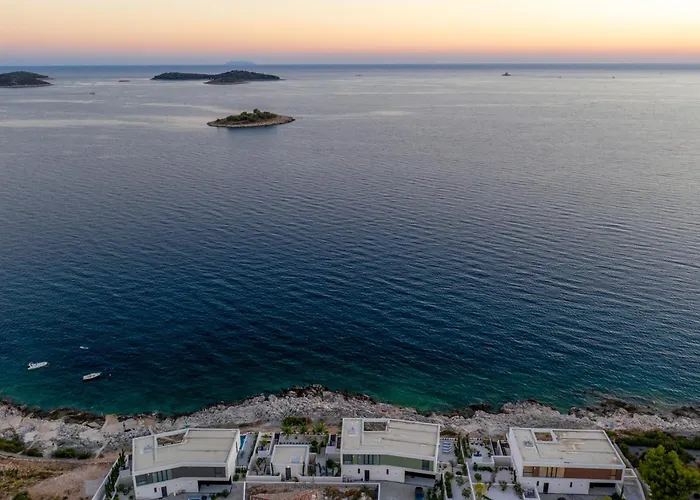 Sensational 5 Bedrooms Miracle Balcony Overlooking Sea Villa Rogoznica (Sibenik-Knin)