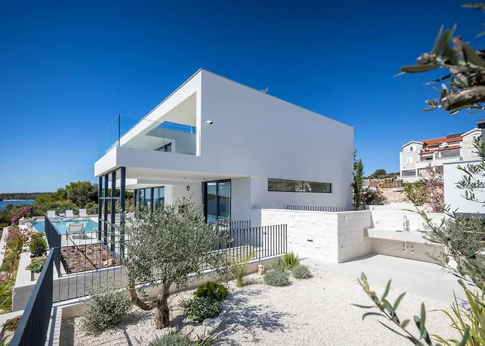 Villa Sensational 5 Bedrooms Miracle Balcony Overlooking Sea Rogoznica (Sibenik-Knin)