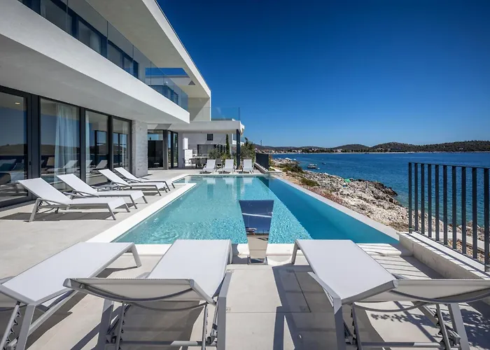 Sensational 5 Bedrooms Miracle Balcony Overlooking Sea Rogoznica (Sibenik-Knin)