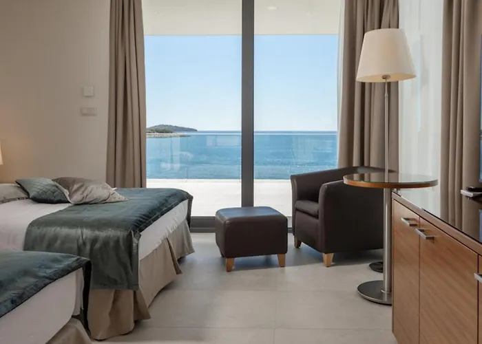 Sensational 5 Bedrooms Miracle Balcony Overlooking Sea Villa Rogoznica (Sibenik-Knin)