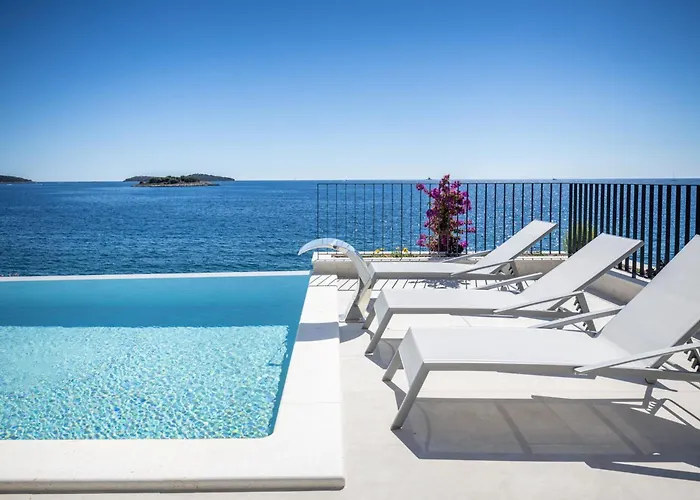 Villa Sensational 5 Bedrooms Miracle Balcony Overlooking Sea Rogoznica (Sibenik-Knin)